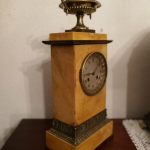 Antiguo reloj francés