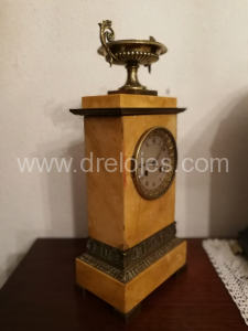 Antiguo reloj francés