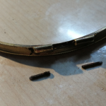 Bisagra de un reloj