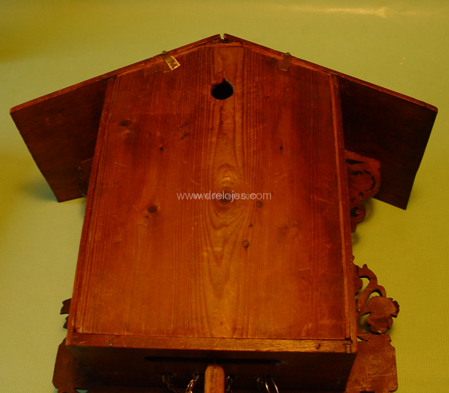 Restauración de un reloj de cuco antiguo