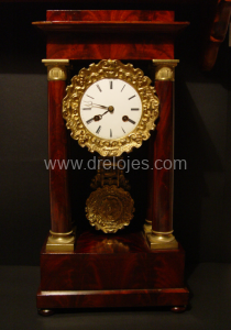 Reloj de pórtico