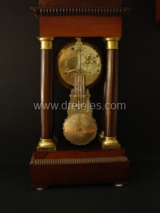 reloj de pórtico