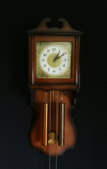 reloj de pared moderno