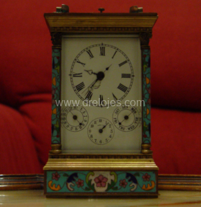 Reloj de viajero antiguo