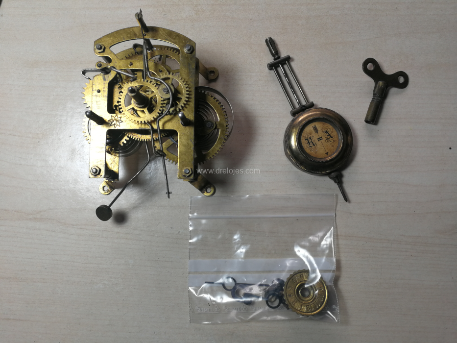 Reparación de relojes de pared con péndulo