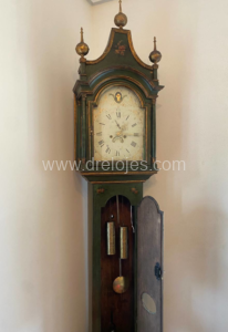 Reloj de caja alta