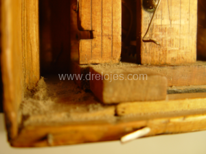 reloj viejo roto